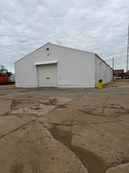 Primary Photo Of 845 E Jackson St, Belvidere Warehouse For Lease