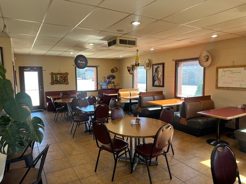 More Photos Of 308 Avenue A, Wilder Restaurant For Sale