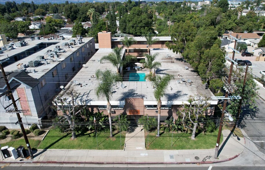 More Photos Of 15405 Vanowen St, Van Nuys Apartments For Sale