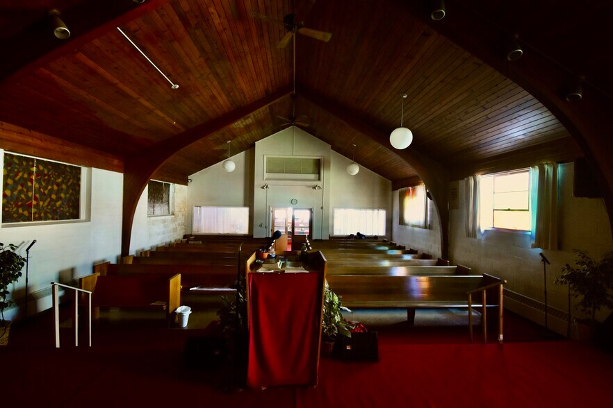 More Photos Of 818 N Jenison Ave, Lansing Religious Facility For Sale