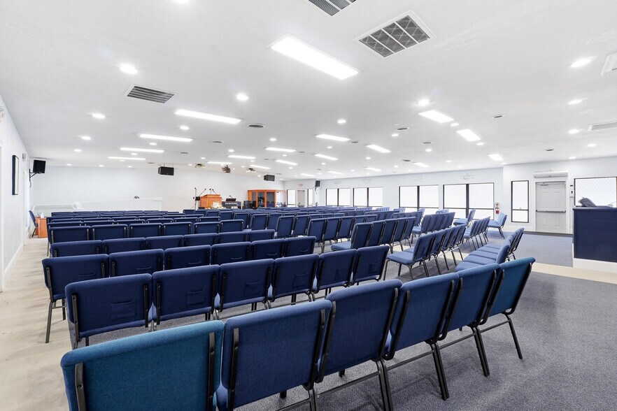 More Photos Of 415-421 W Pike St, Lawrenceville Office For Sale