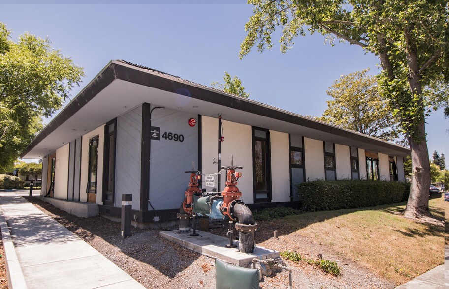 More Photos Of 4690 Hoen Ave, Santa Rosa Office For Sale