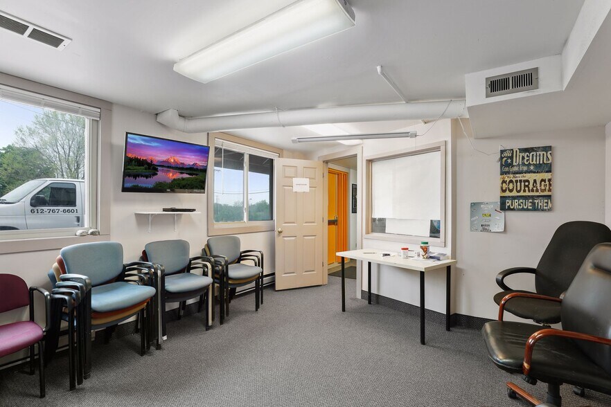 More Photos Of 800 N 42nd Ave, Minneapolis Medical For Lease