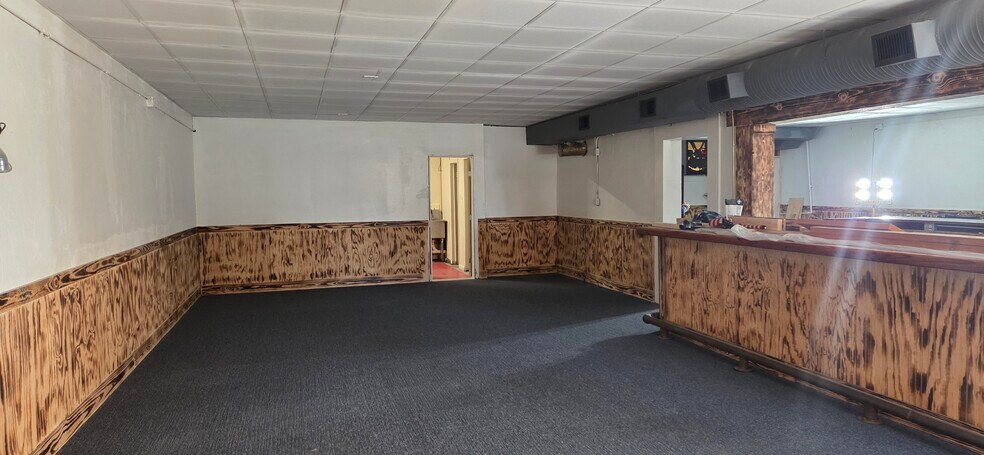 More Photos Of 111 N Avenue A, Humble General Retail For Sale