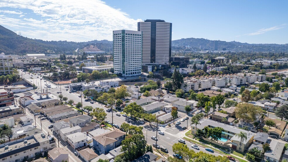 More Photos Of 233 N Hollywood Way, Burbank Apartments For Sale