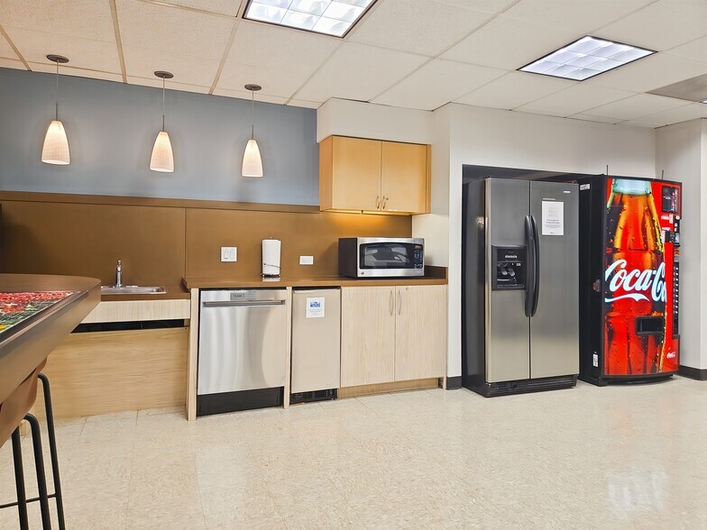 More Photos Of 2001 US Highway 46, Parsippany Coworking Space