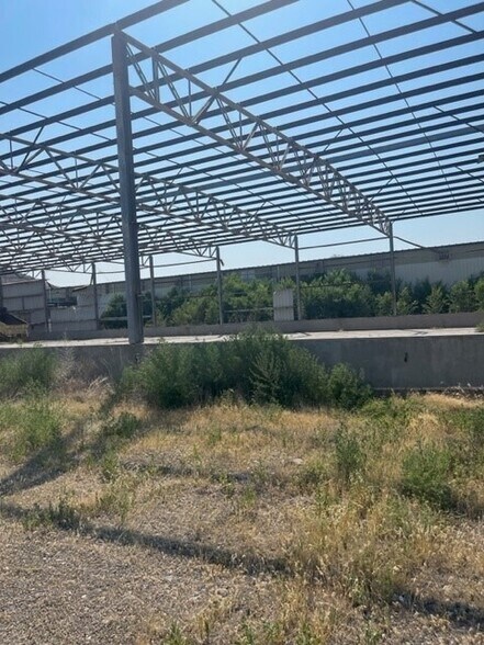 More Photos Of 1000 Washington St E, Vale Warehouse For Sale
