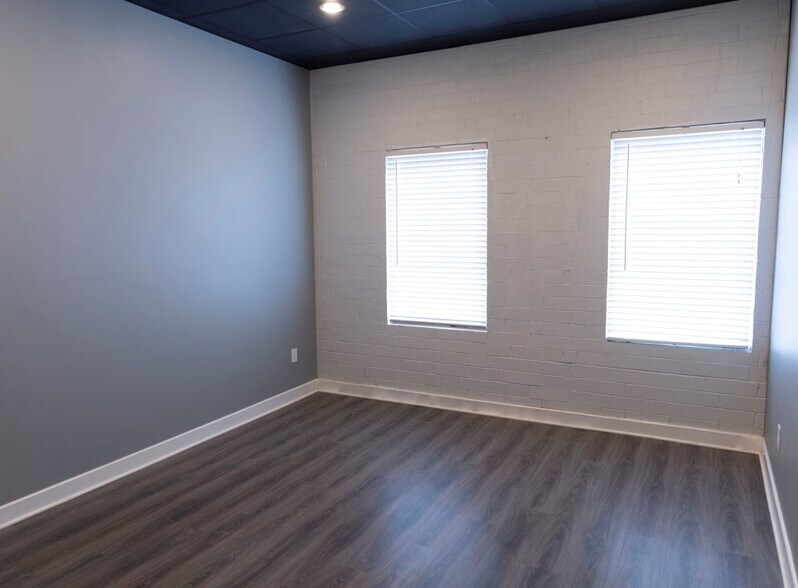 More Photos Of 4397 Federal Dr, Greensboro Flex For Lease