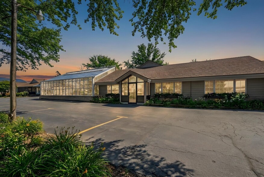 Primary Photo Of 1126 E State St, Sycamore Storefront Retail Residential For Sale