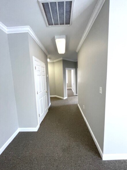 More Photos Of 5640 Six Forks Rd, Raleigh Office For Lease