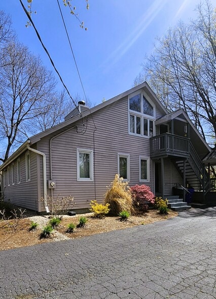 More Photos Of 102 Hopmeadow St, Weatogue Medical For Sale