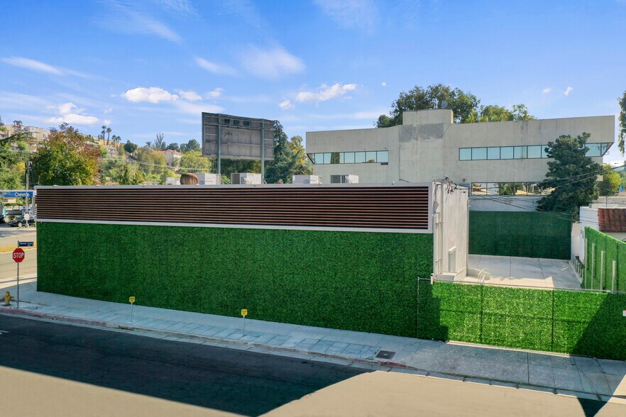 More Photos Of 5325 Topanga Canyon Blvd, Woodland Hills Office Residential For Lease