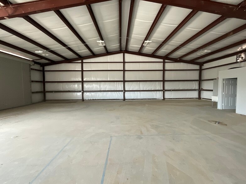 More Photos Of 6125 Willard Rd, Fort Worth Light Distribution For Lease