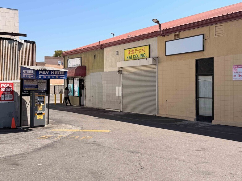 More Photos Of 715 New High St, Los Angeles General Retail For Lease