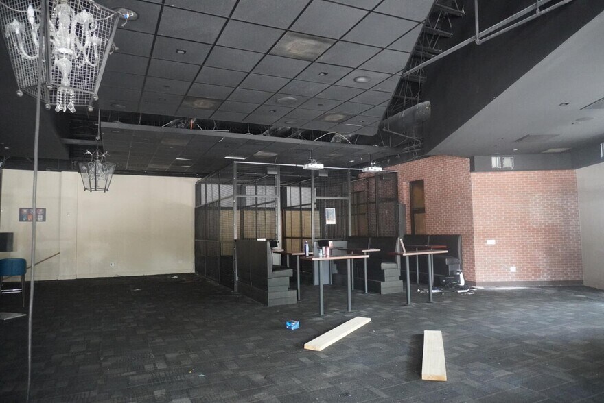 More Photos Of 730-760 Coleman Blvd, Mount Pleasant General Retail For Lease