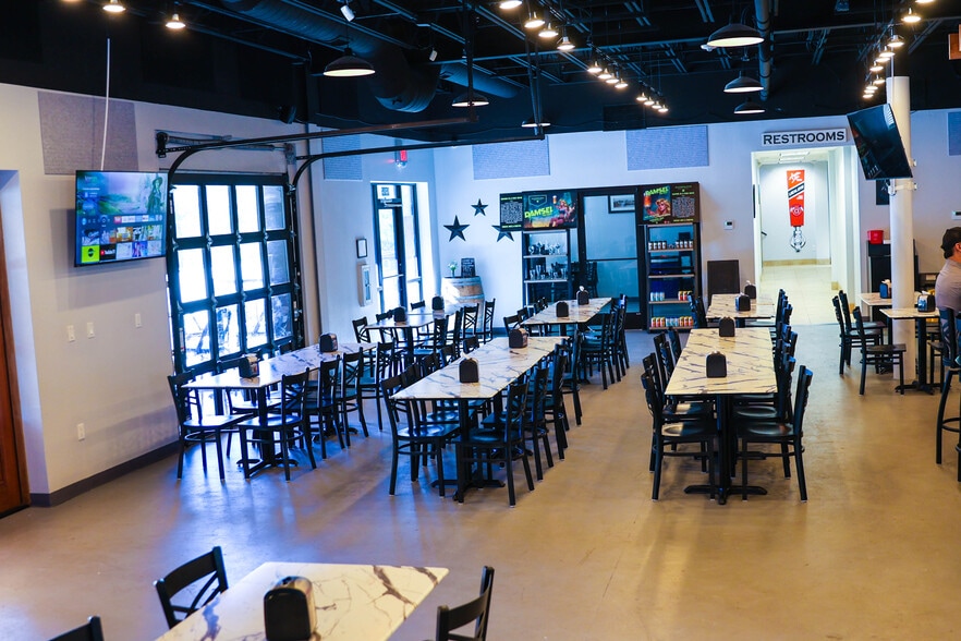 More Photos Of 3525 N Frazier St, Conroe Manufacturing For Sale