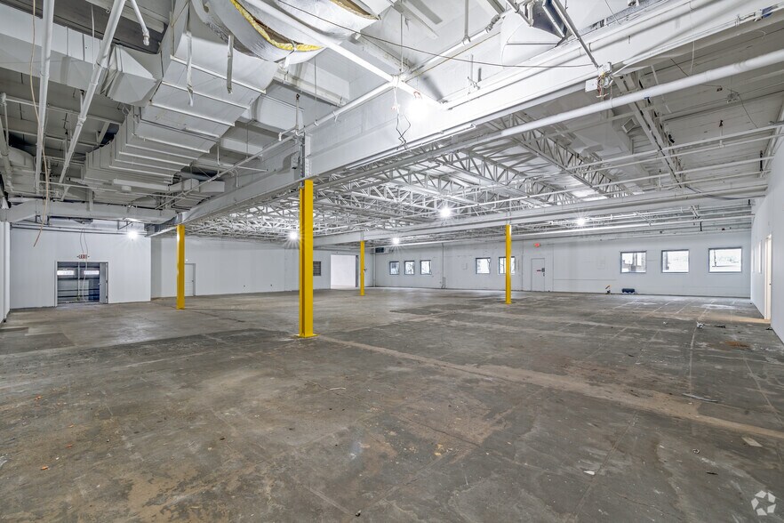 More Photos Of 240 State Rt 17 S, Lodi Warehouse For Lease
