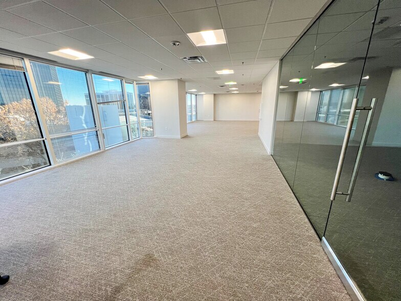 More Photos Of 12377 Merit Dr, Dallas Office For Lease