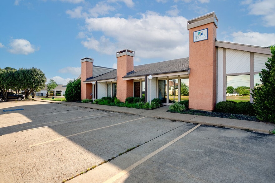 Primary Photo Of 2603 Browns Ln, Jonesboro Medical For Sale