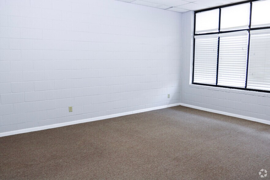 More Photos Of 201 N Winfree St, Dayton Office For Sale