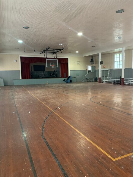 More Photos Of 711 Pinckney St, Mc Clellanville Specialty For Lease