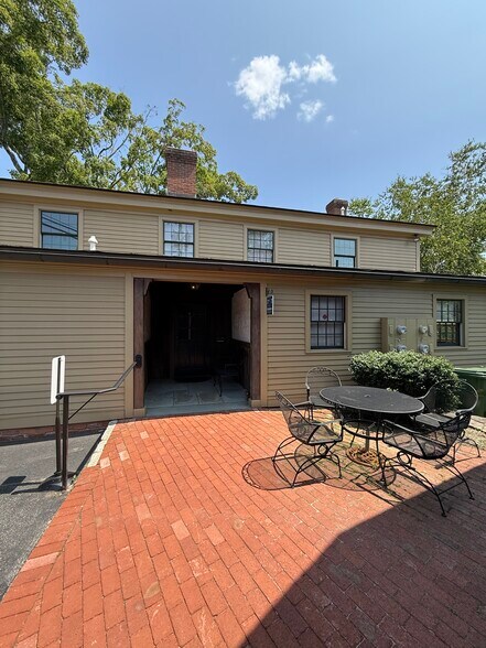 More Photos Of 931 Main St, South Glastonbury Office For Lease