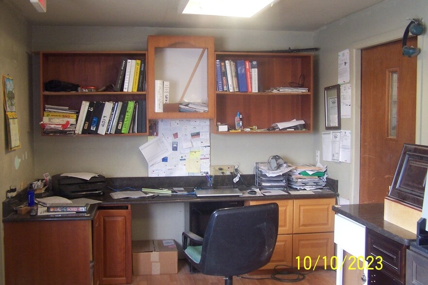 More Photos Of 831 King St, Cocoa Manufacturing For Sale