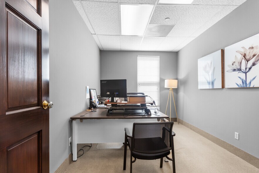 More Photos Of 17734 Preston Rd, Dallas Office For Sale