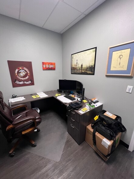 More Photos Of 5316 Lena Rd, Bradenton Light Distribution For Lease