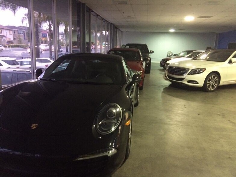 More Photos Of 910 E Whittier Blvd, La Habra Auto Dealership For Lease