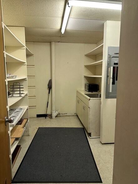 More Photos Of 983 Wyoming Ave, Kingston Freestanding For Lease