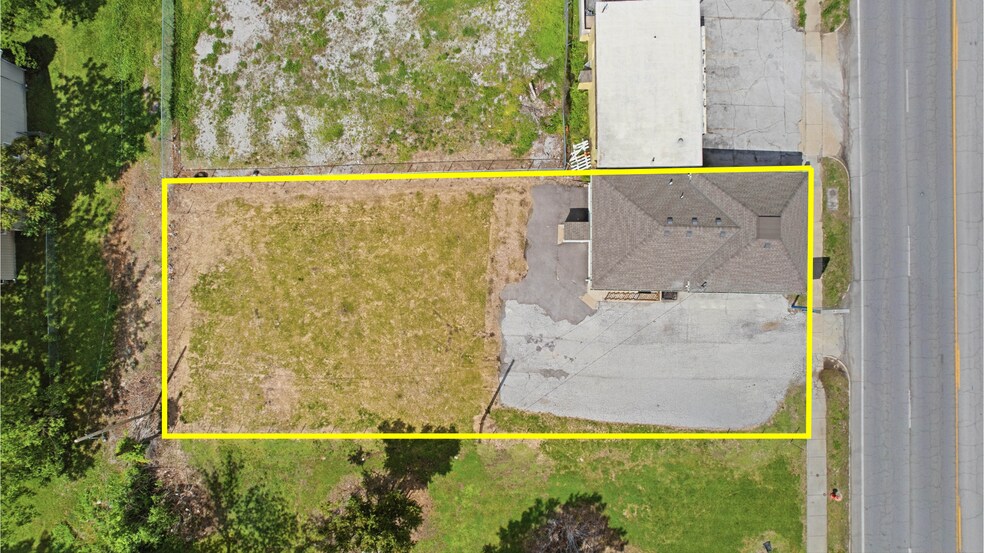 More Photos Of 307 E 23rd St S, Independence Office For Sale