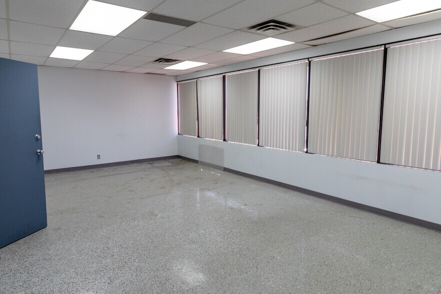 More Photos Of 4041 74th Ave SE, Calgary Warehouse For Lease