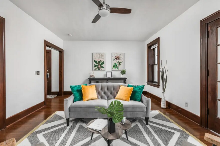 More Photos Of 2101 N Pennsylvania St, Indianapolis Apartments For Sale