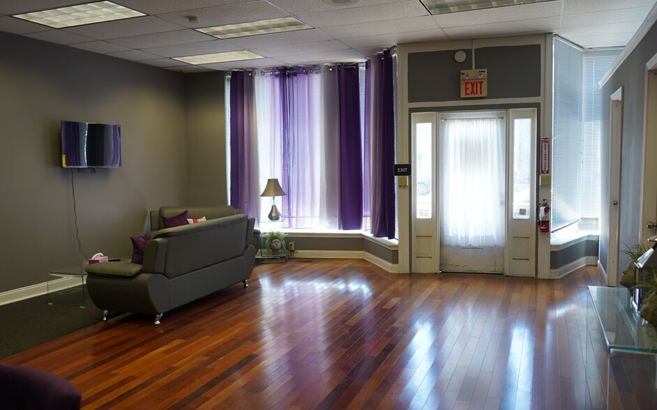 More Photos Of 1975 W Main St, Norristown Freestanding For Sale