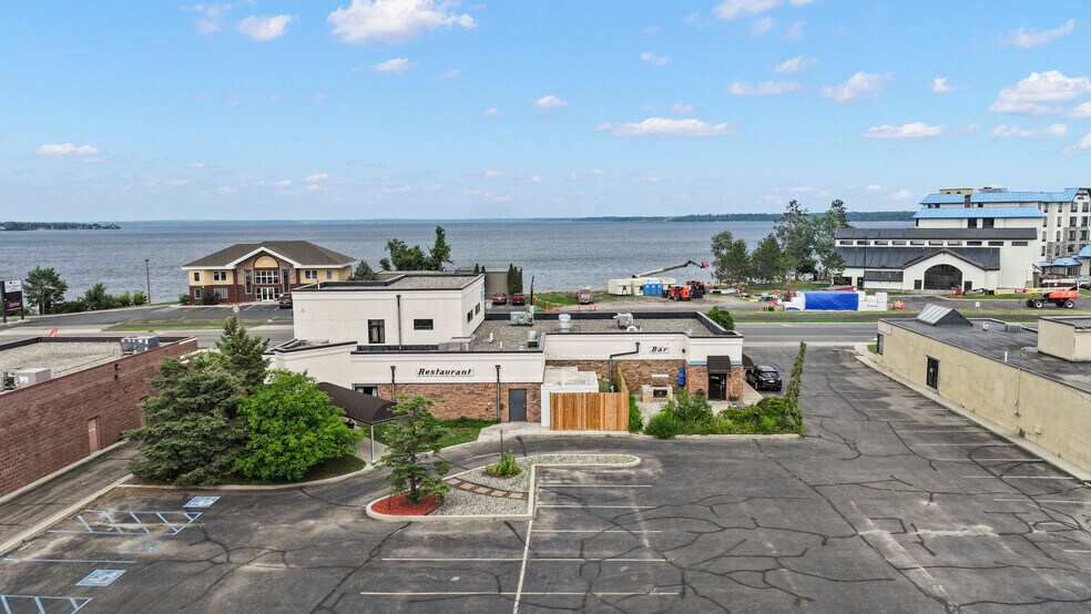 More Photos Of 824 Paul Bunyan, Bemidji Restaurant For Sale