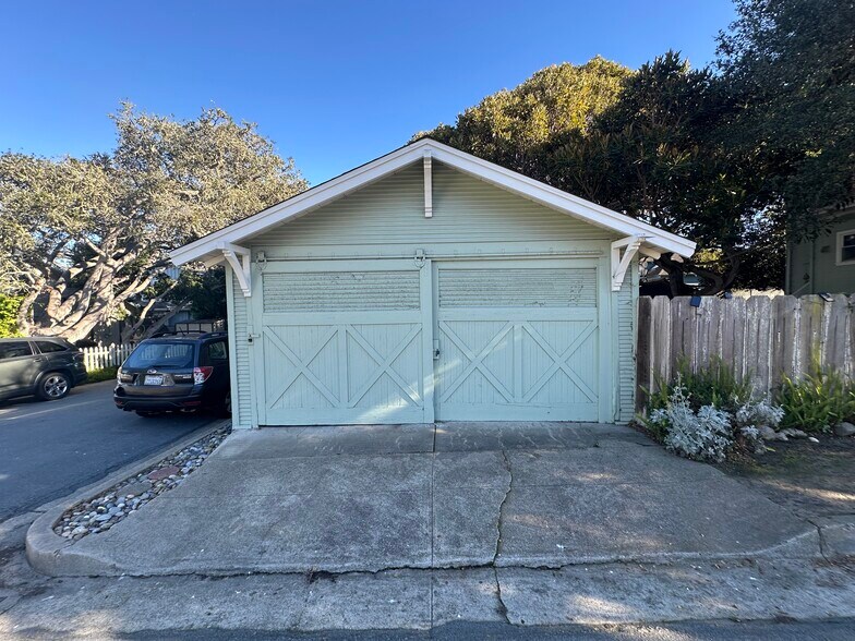 More Photos Of 410 Central Ave, Pacific Grove Apartments For Sale