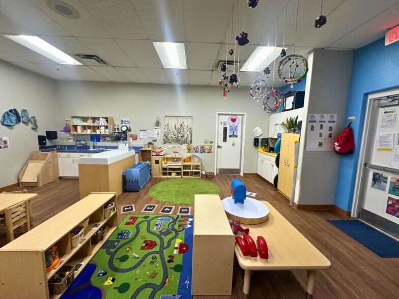 More Photos Of 5550 W Bell Rd, Glendale Daycare Center For Lease