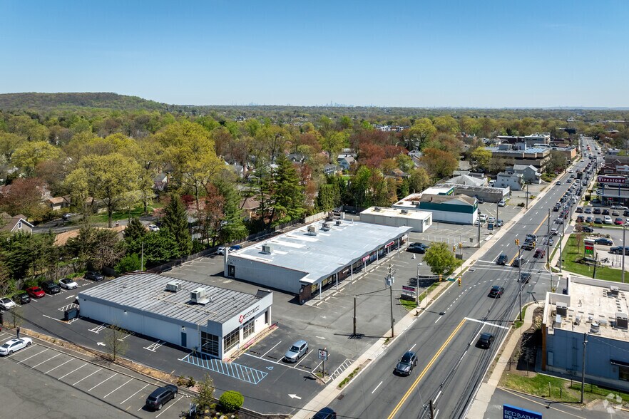 More Photos Of 688-700 Morris Tpke, Short Hills Storefront For Lease