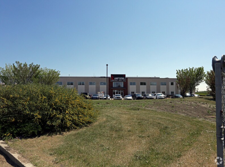 More Photos Of 3115 93 St NW, Edmonton Manufacturing For Sale