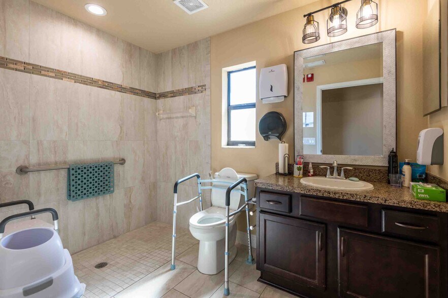 More Photos Of 13031 Partridge St, Spring Hill Assisted Living For Sale