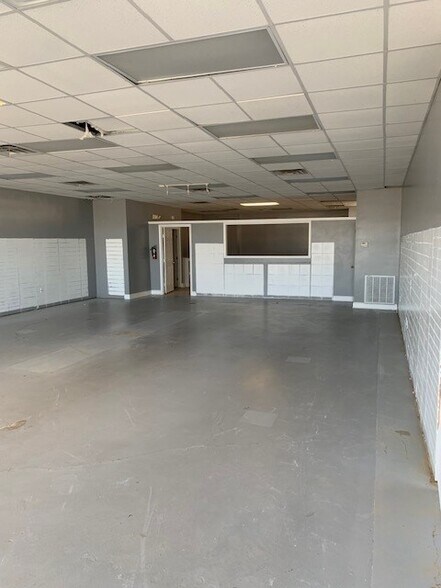 More Photos Of 9230 Florida Blvd, Baton Rouge General Retail For Sale