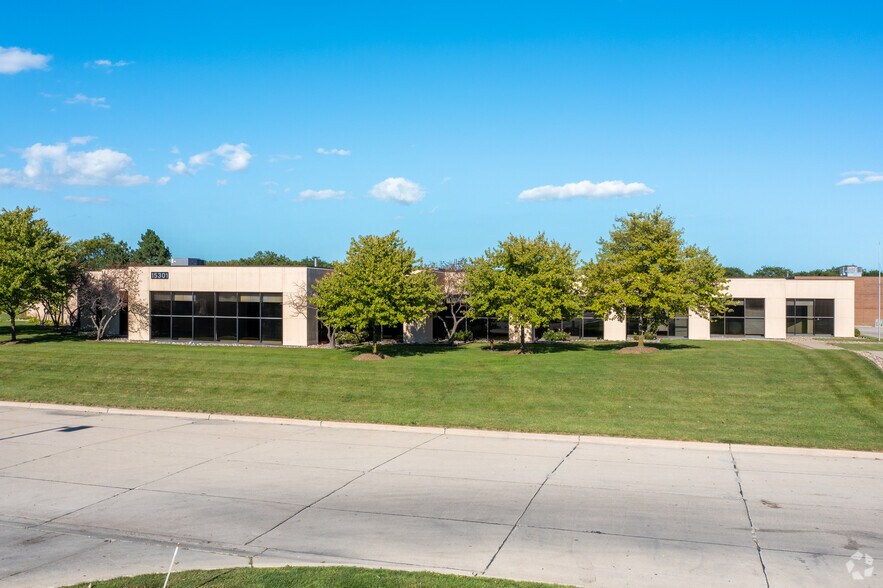 More Photos Of 15301 Mercantile Dr, Dearborn Research And Development For Lease