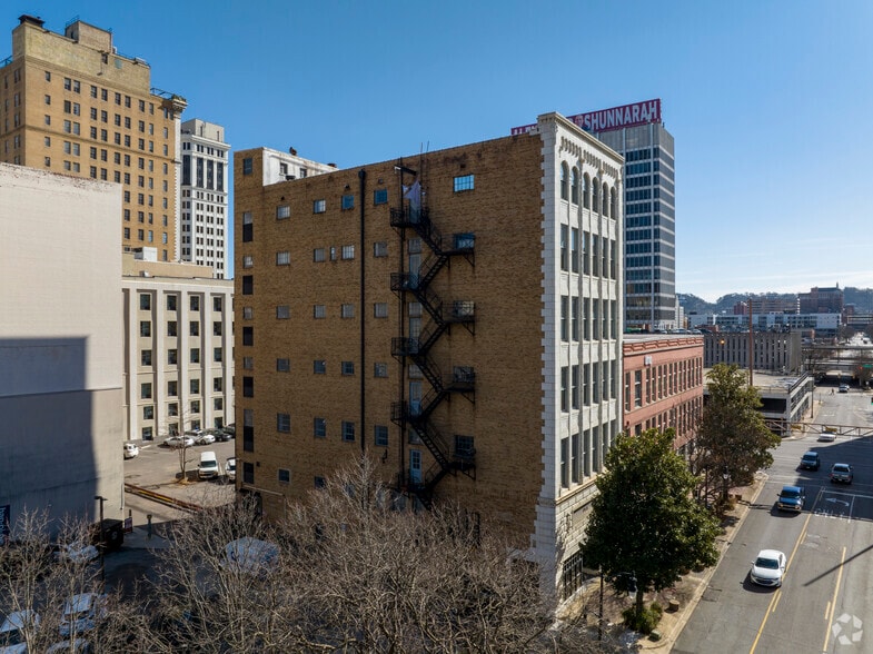 More Photos Of 111 19th St N, Birmingham Apartments For Sale