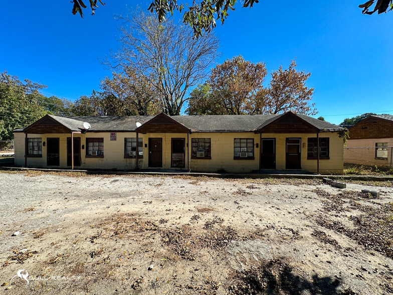 More Photos Of 566 SW University Ave, Atlanta Apartments For Sale