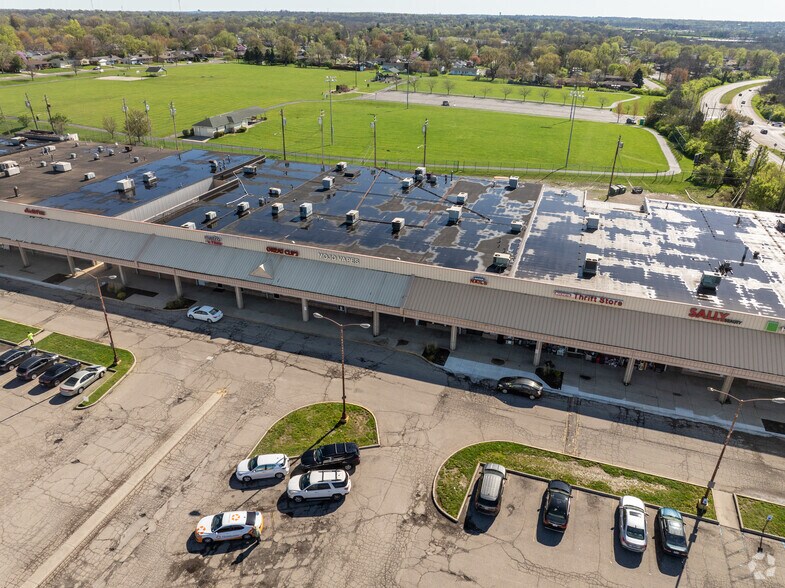 More Photos Of 415-659 S Breiel Blvd, Middletown Storefront For Lease