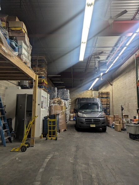 More Photos Of 1132 49th Ave, Long Island City Industrial For Lease