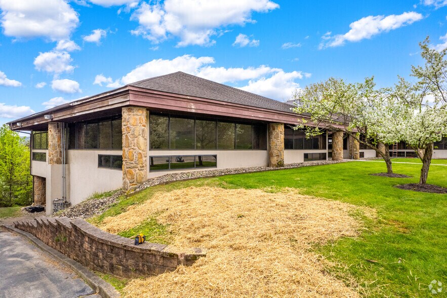 More Photos Of 325 Technology Dr, Malvern Office For Sale