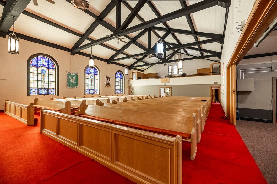 More Photos Of 856 S Green St, Wichita Religious Facility For Sale