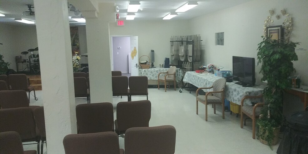 More Photos Of 14 Felton St, Waltham Office For Lease